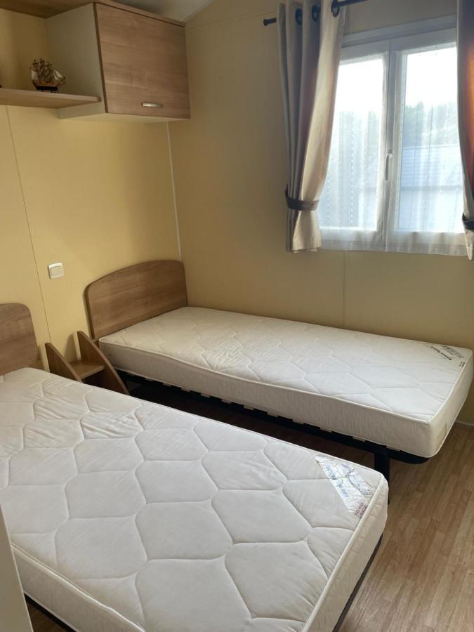 Mobil Home Parfait Etat Sur Camping Arvert Bagian luar foto