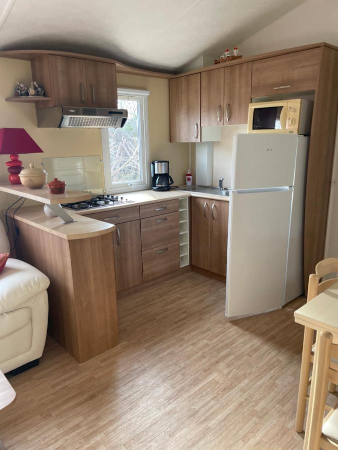 Mobil Home Parfait Etat Sur Camping Arvert Bagian luar foto
